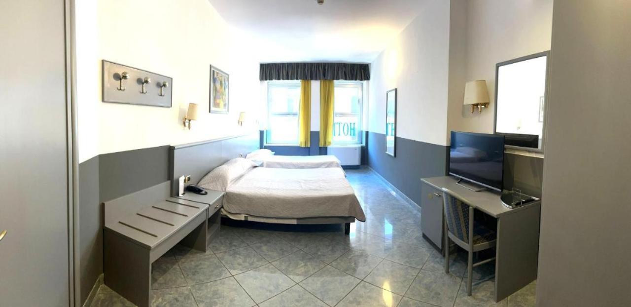 Triple Room,1651171287:JPEG